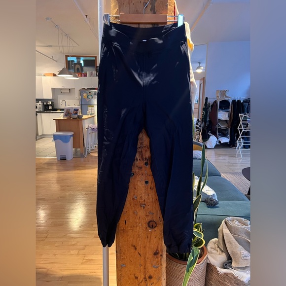 Lululemon fleece jogger pant size 4 - Picture 1 of 4
